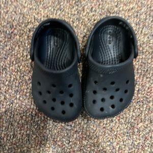 Black toddler crocs